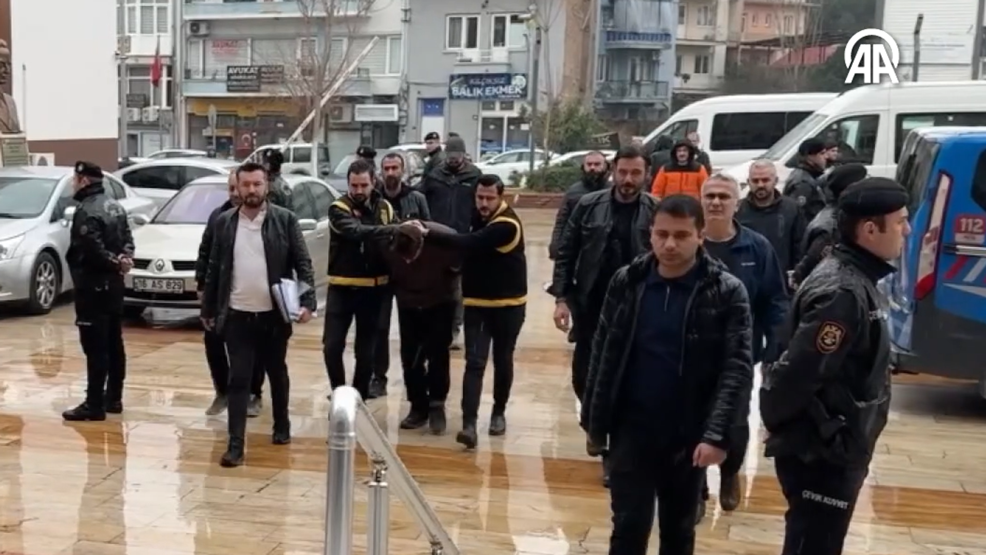 80 yaşındaki çift evlerinde öldürüldü: Cinayeti 'mavi çanta' ayrıntısı çözdü