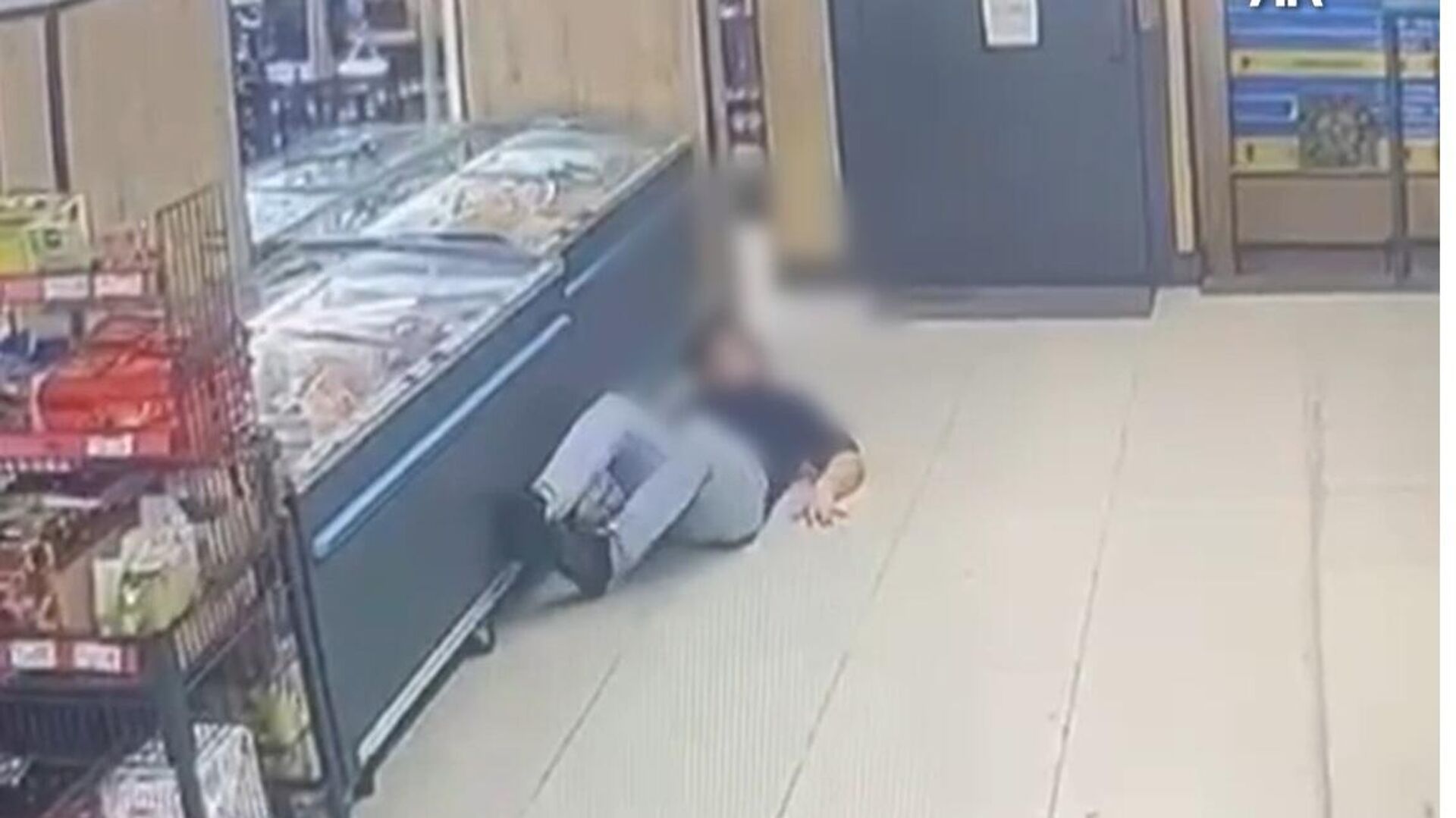 Market çalışanına yumruklu saldırı: Kafasını çarparak düştü, saldırgan yakalandı