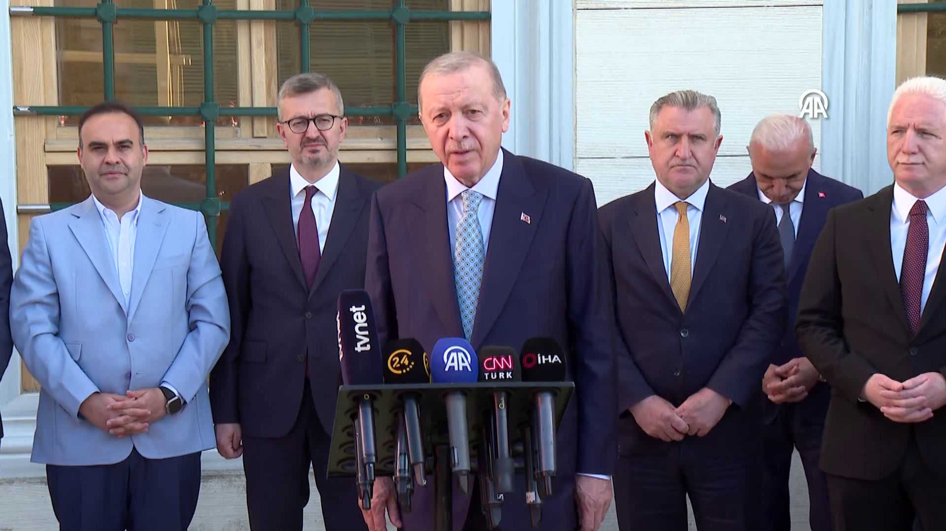 Cumhurbaşkanı Erdoğan 10'uncu kez dede oldu: Sümeyye ve Selçuk Bayraktar çiftinin üçüncü çocuğu dünyaya geldi