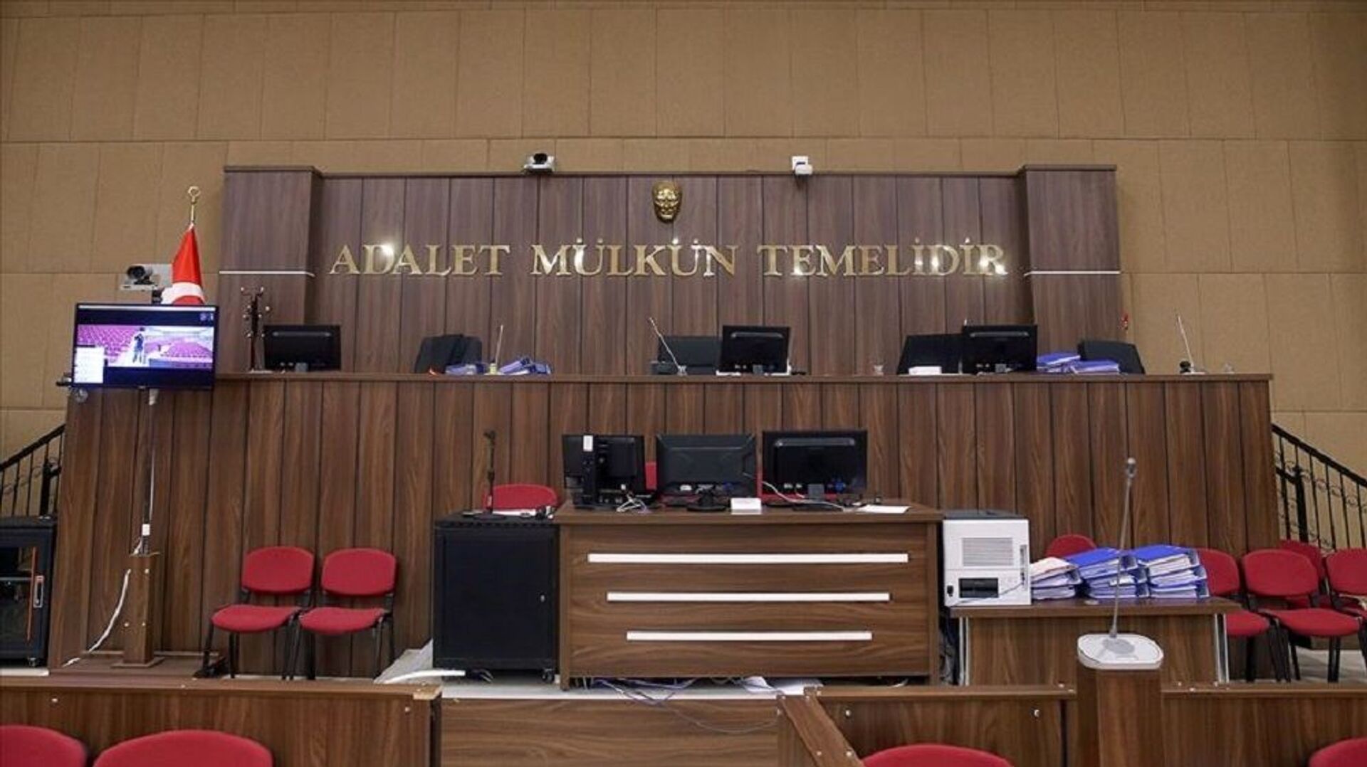 UYAP'a girip FETÖ dosyalarını kapatmıştı: Zabıt katibi ve 3 kişiye hapis